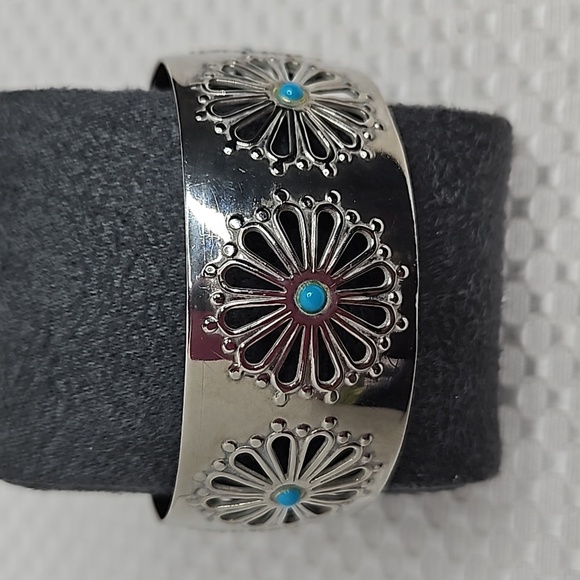 STERLING 925 TURQUISE STONE FLORAL PIERCED DESIGN CUFF BRACLET - Picture 7 of 8
